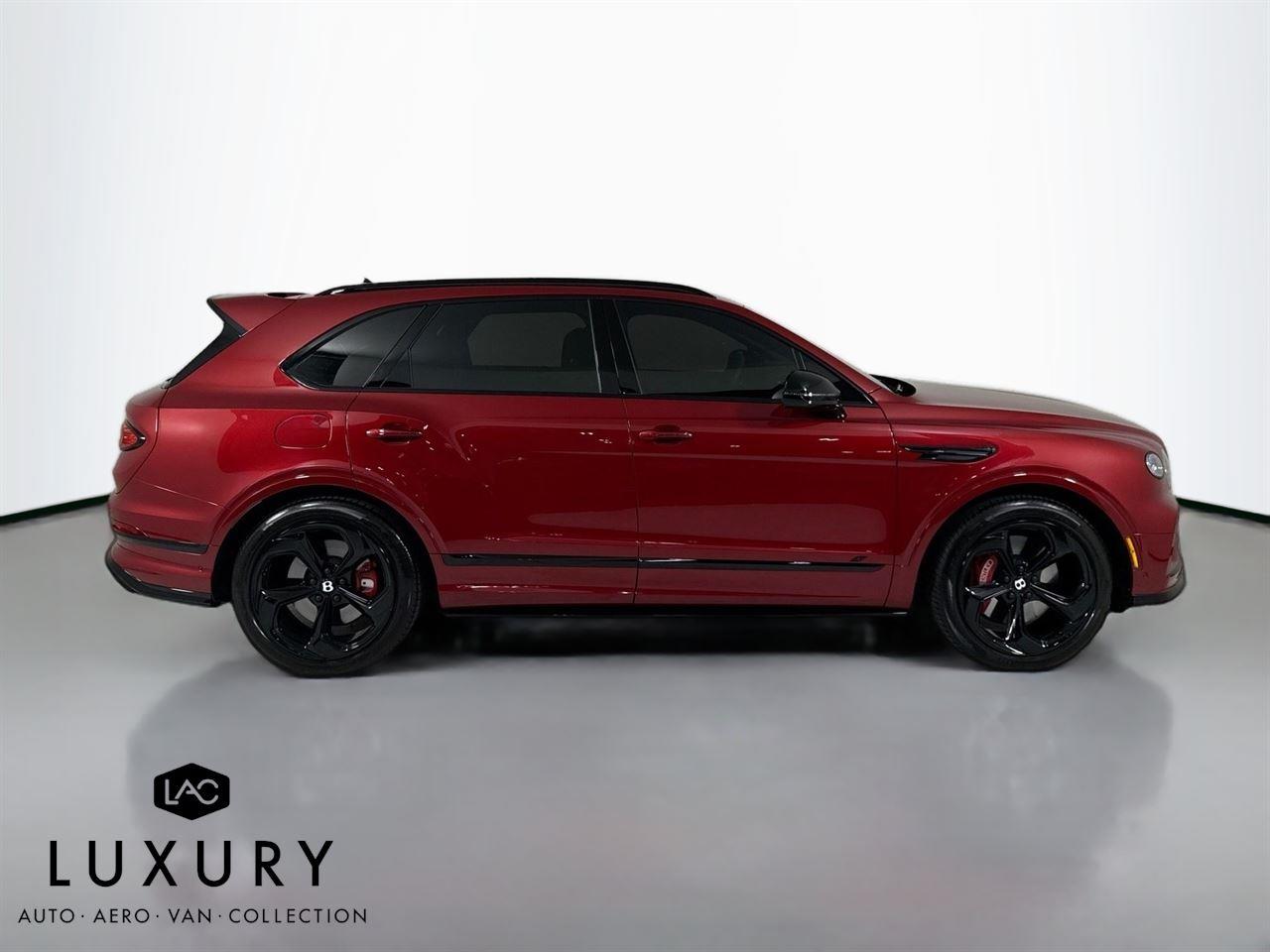 2022 Bentley Bentayga V8 photo 3