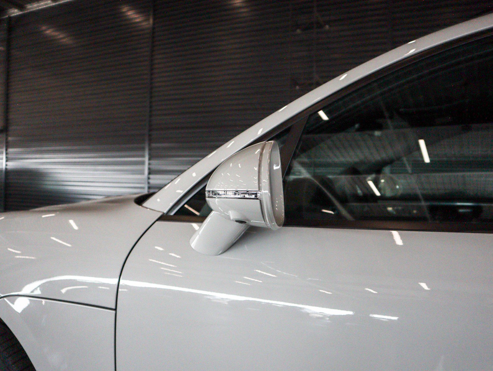 2025 Porsche Macan T photo 28