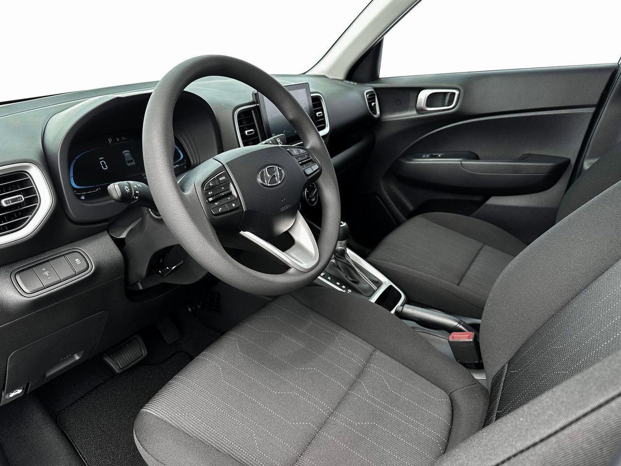 2025 Hyundai Venue SE photo 12