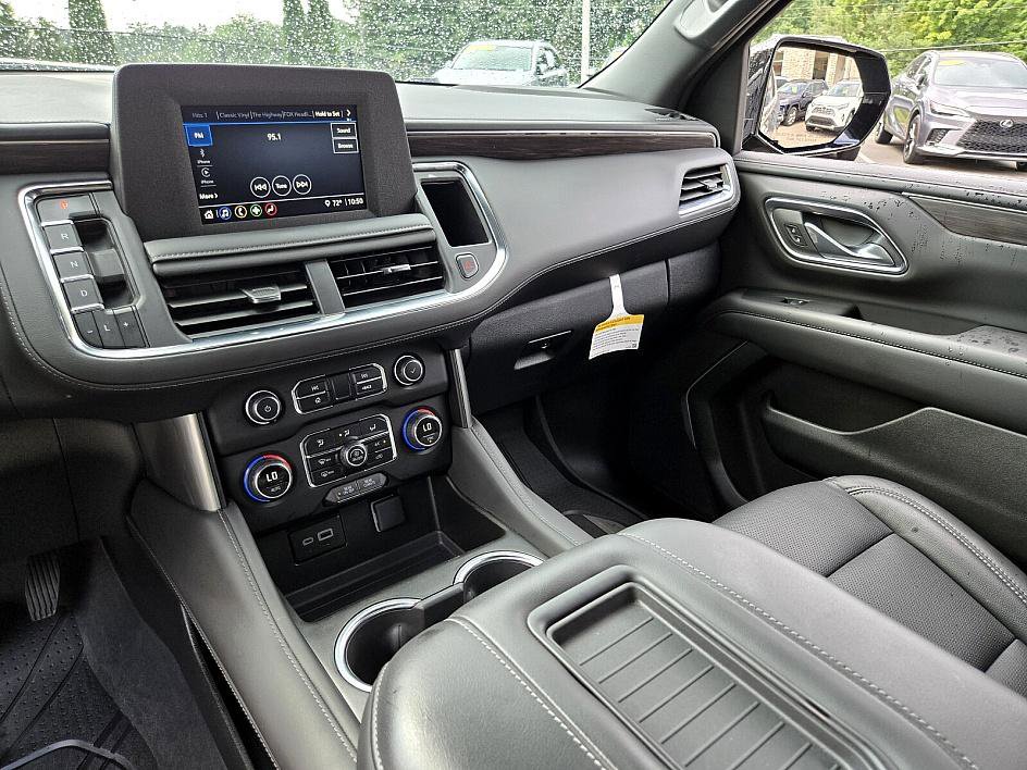 2024 Chevrolet Suburban LS photo 18