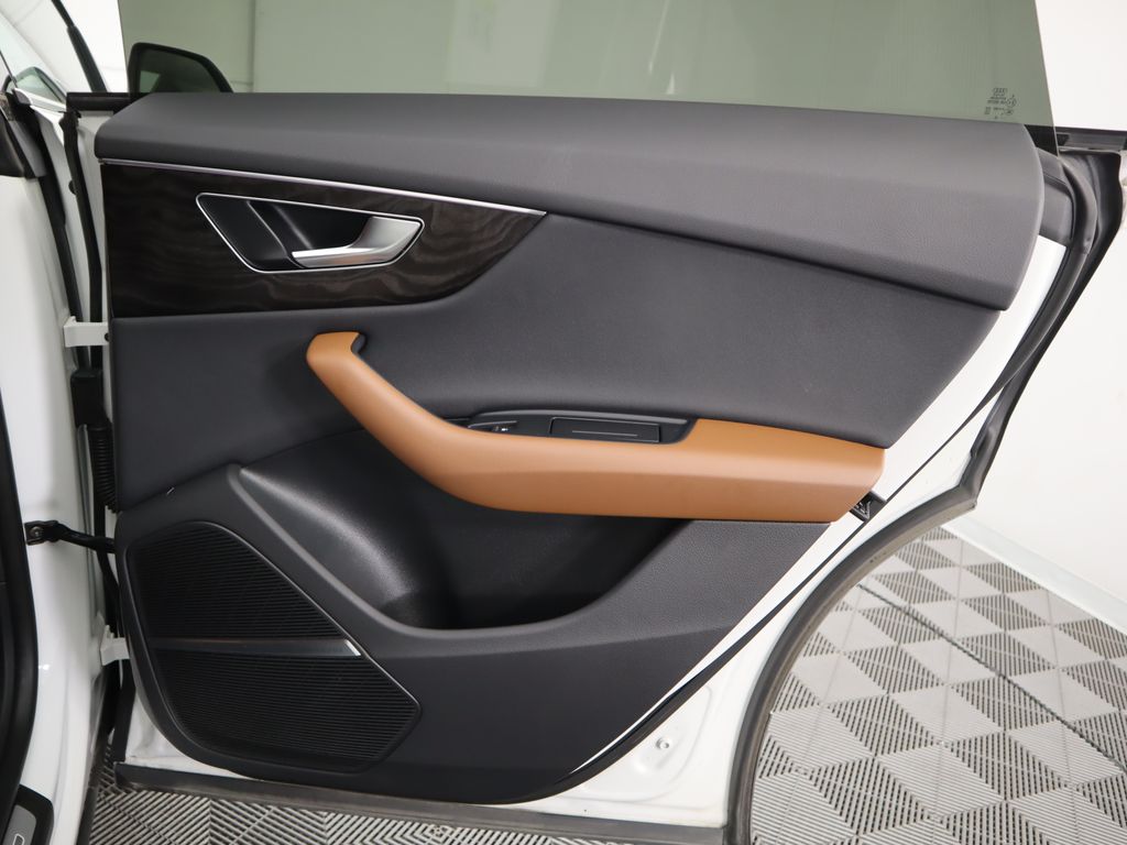2022 Audi Q8 55 Premium Plus photo 26