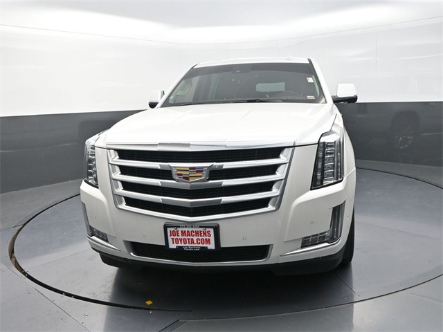 2017 Cadillac Escalade ESV Luxury photo 2