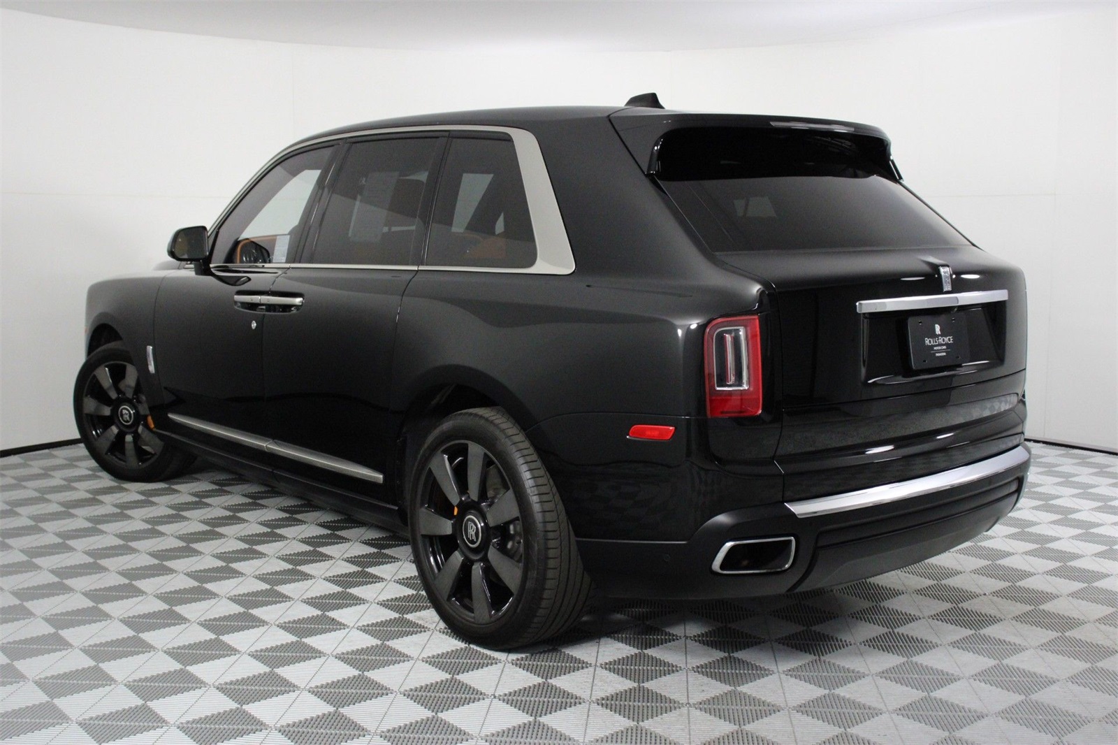 2024 Rolls Royce Cullinan RR photo 2
