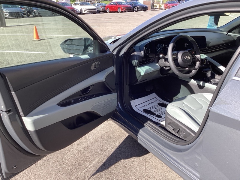 2025 Hyundai Elantra Hybrid Limited photo 22