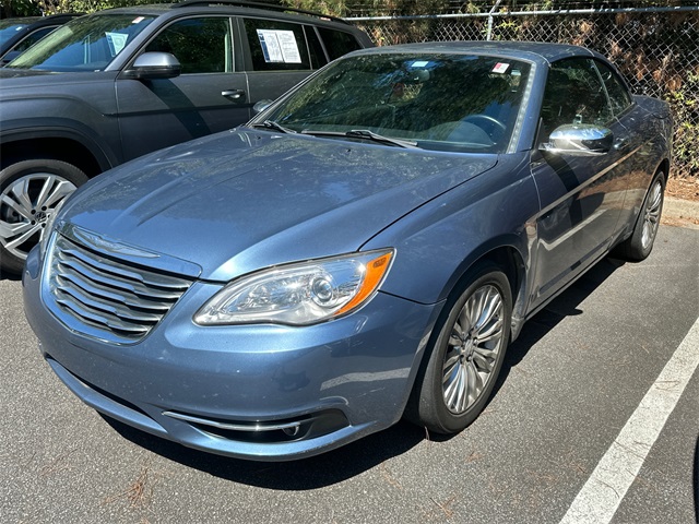 2011 Chrysler 200 Limited photo 2