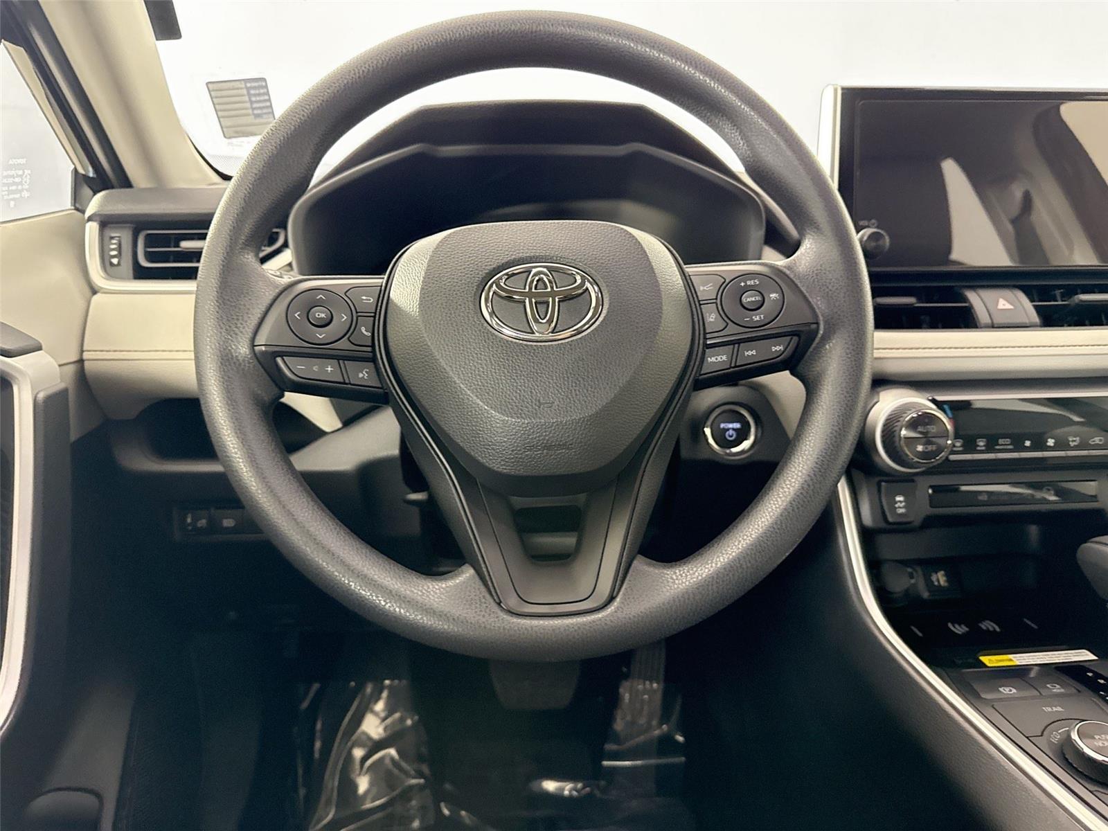 2025 Toyota RAV4 Hybrid XLE photo 23