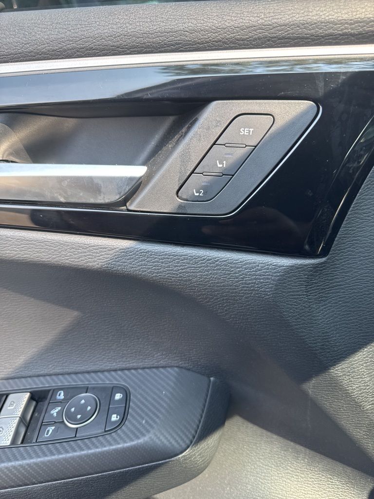 2023 Mitsubishi Outlander SEL photo 3