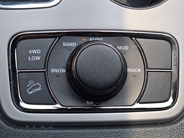 2021 Jeep Grand Cherokee Anniversary Edition photo 10