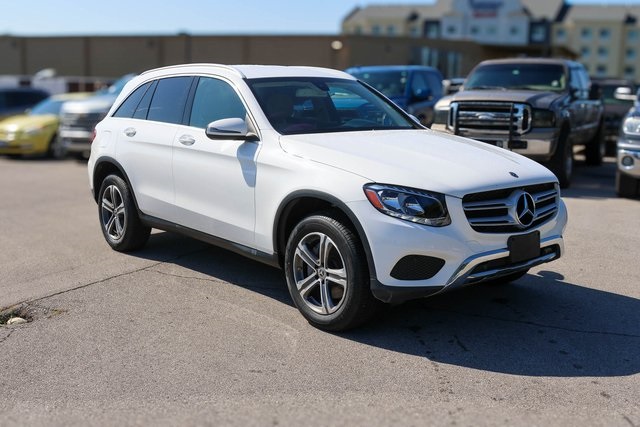 Used 2019 White Mercedes-Benz GLC 300 image 1