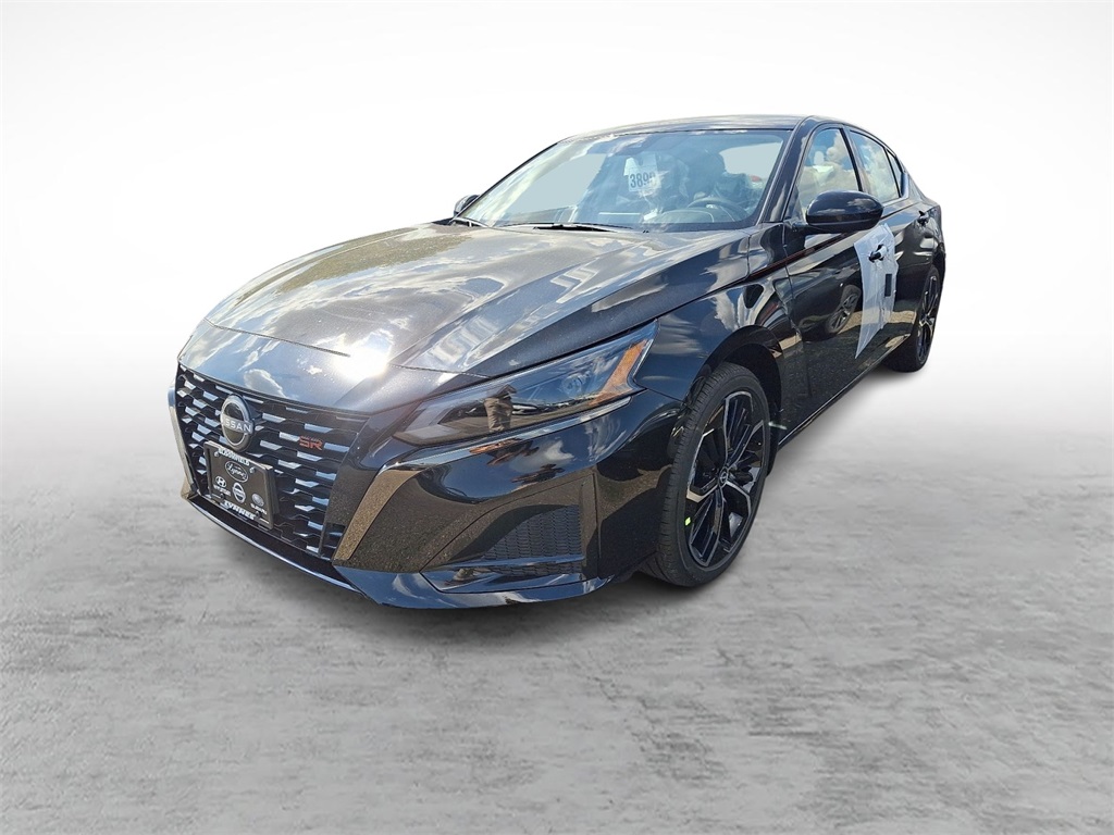 2025 Nissan Altima SR photo 3