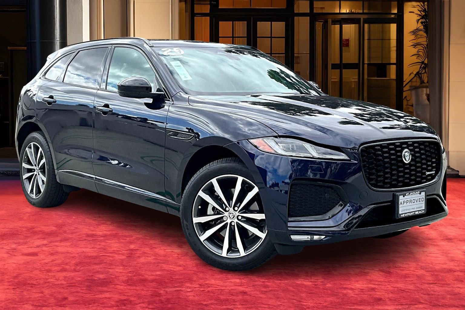 2025 Jaguar F-PACE P250 R-Dynamic S photo 8