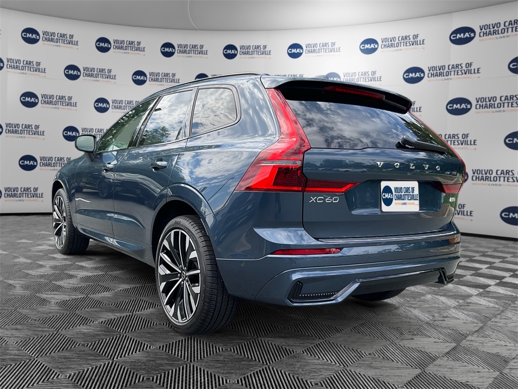2026 Volvo XC60 B5 photo 3