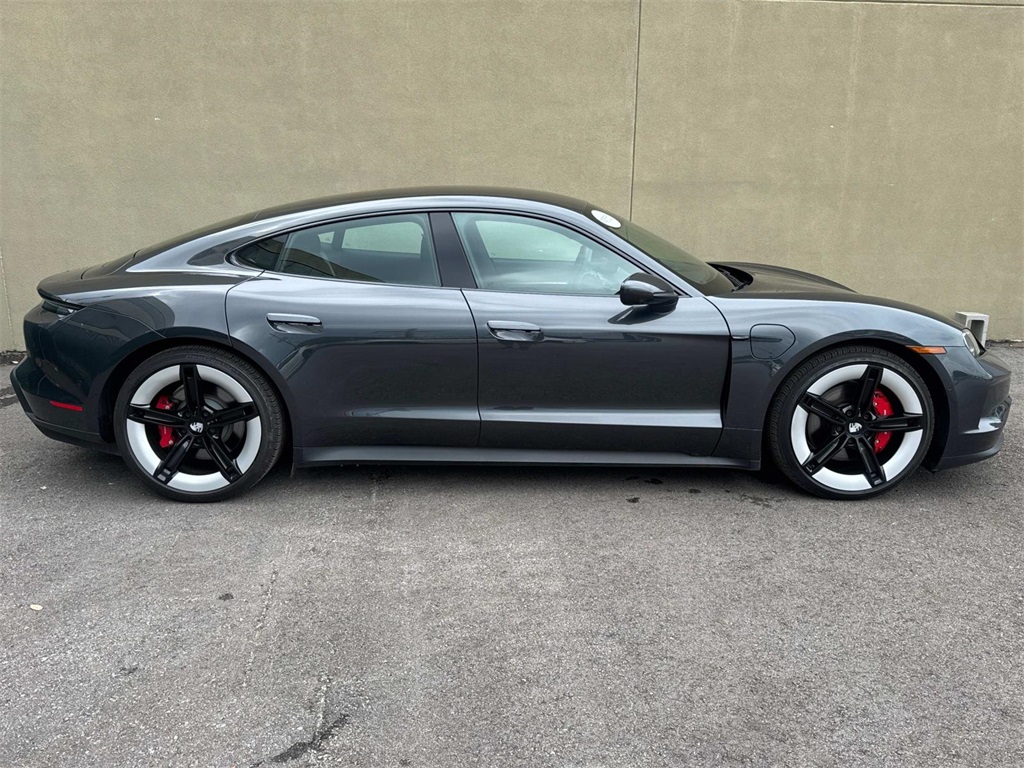 2025 Porsche Taycan 4S photo 11