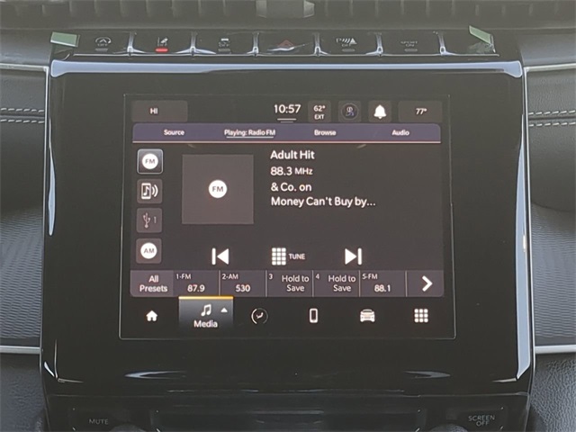 2025 Jeep Grand Cherokee Laredo Altitude photo 19