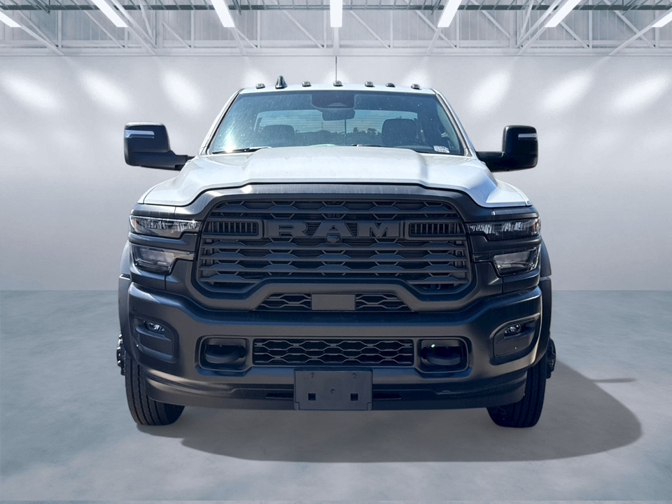 2025 Ram 5500 Tradesman photo 2