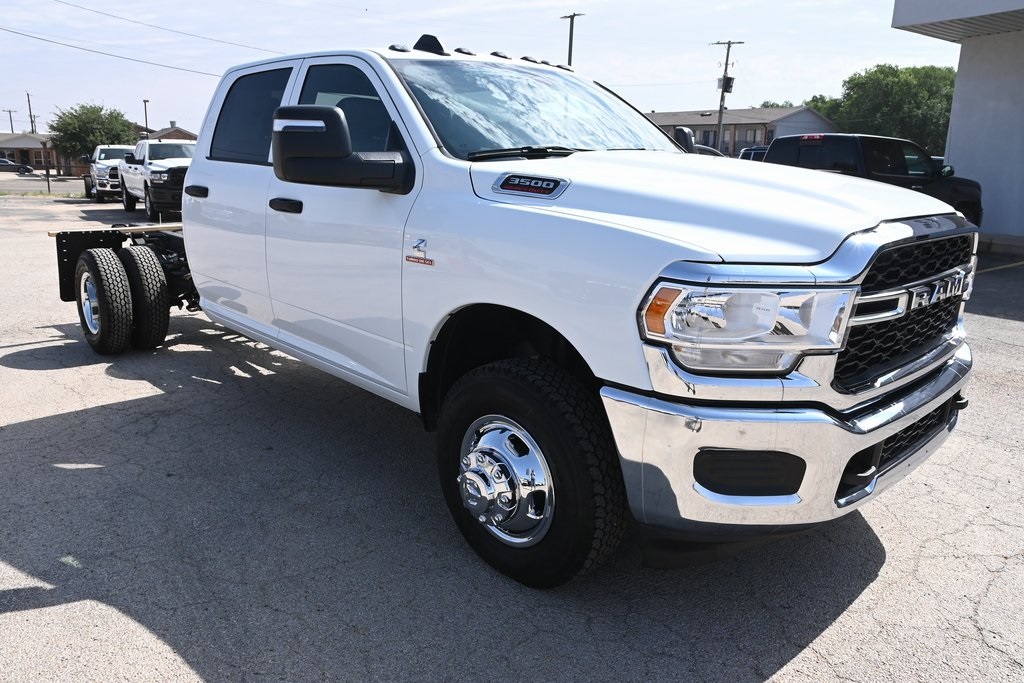New 2024 RAM 3500 Chassis Cab Tradesman Crew Cab in Lamesa RG248860