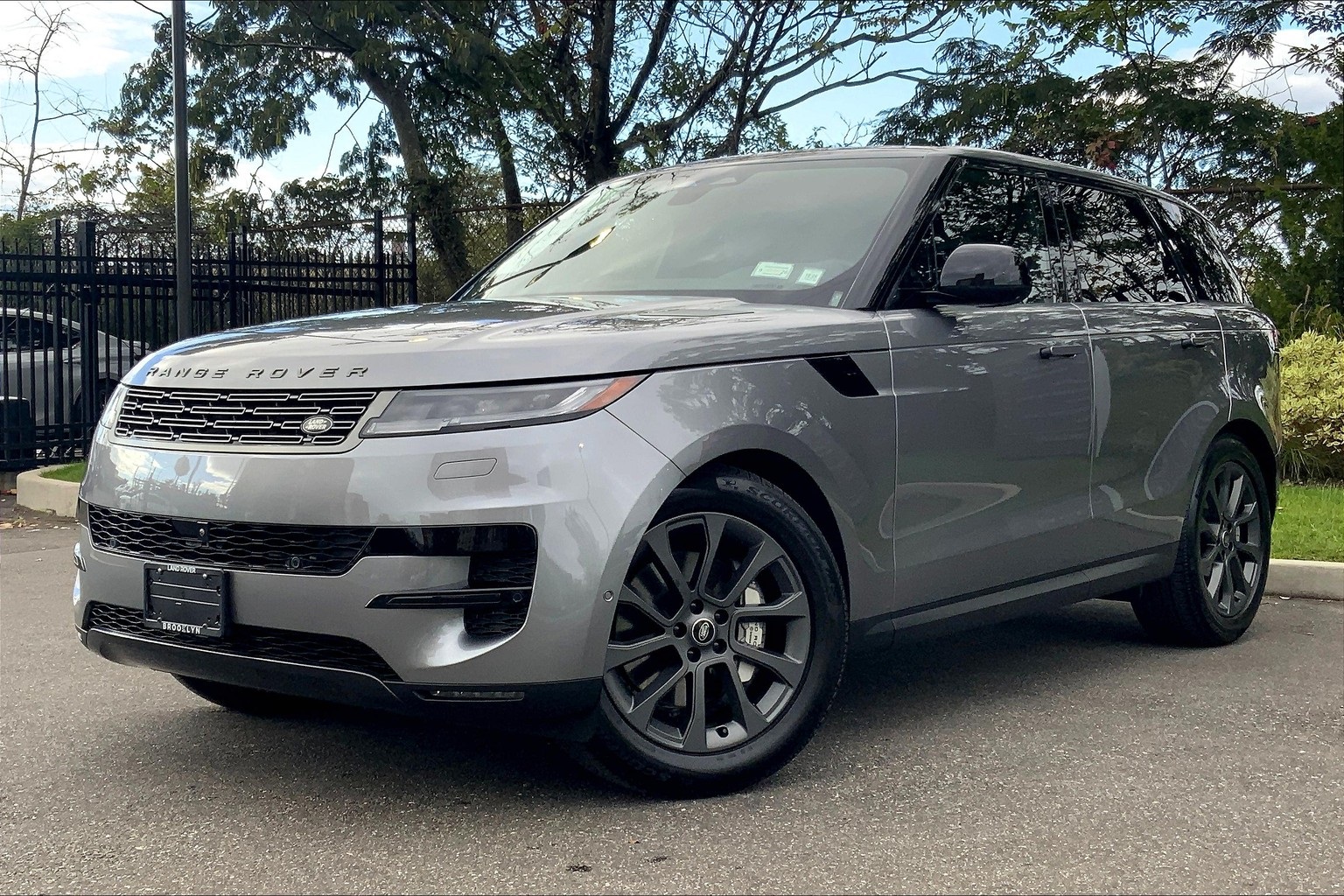 2025 Land Rover Range Rover Sport S's photo