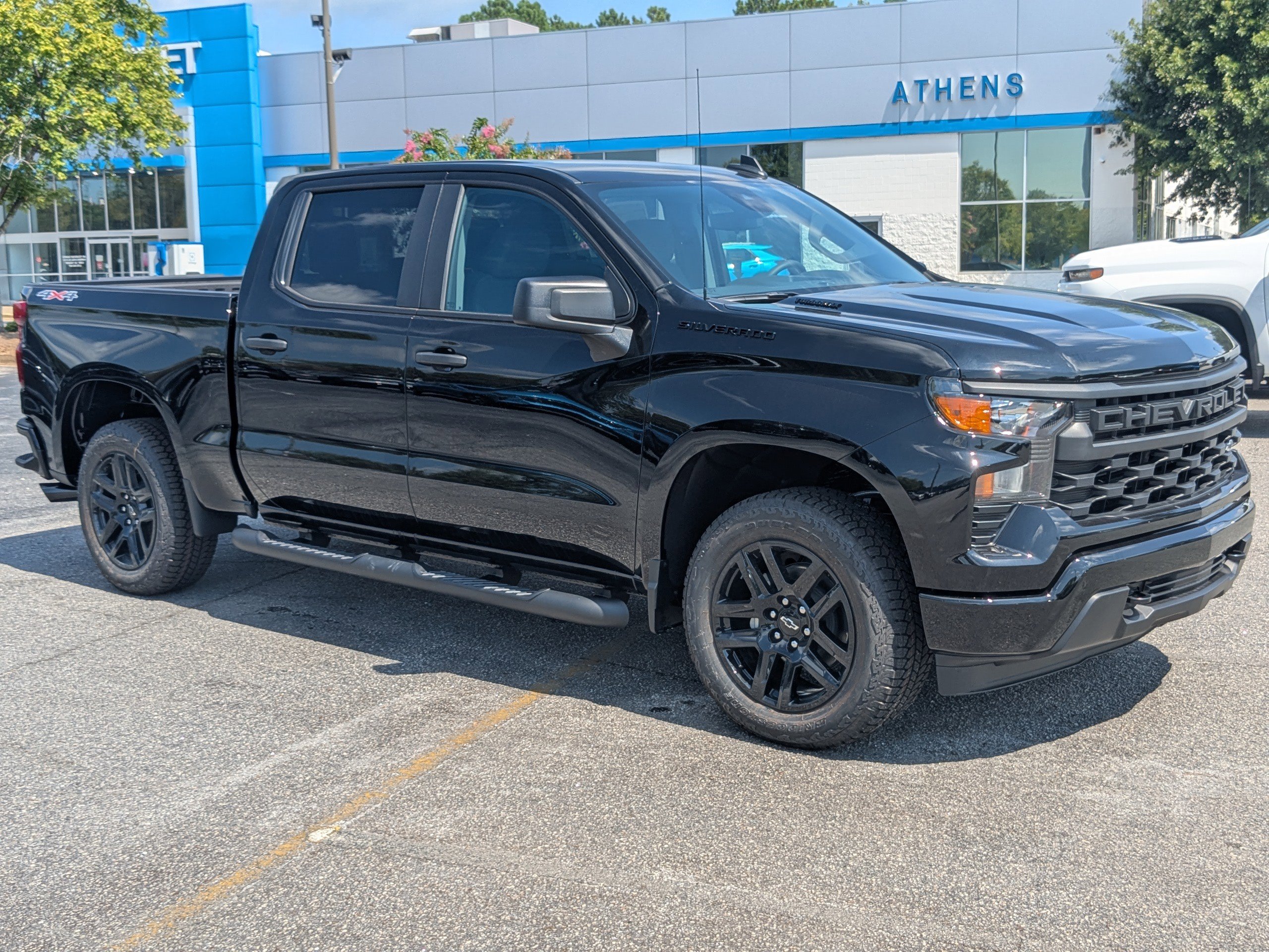 2025 Chevrolet Silverado 1500 Custom photo 2