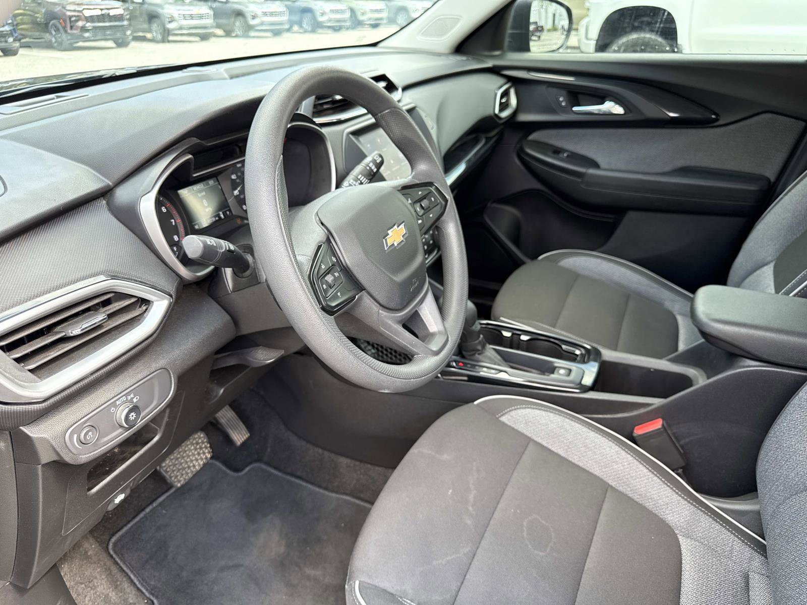 2023 Chevrolet Trailblazer LS photo 19