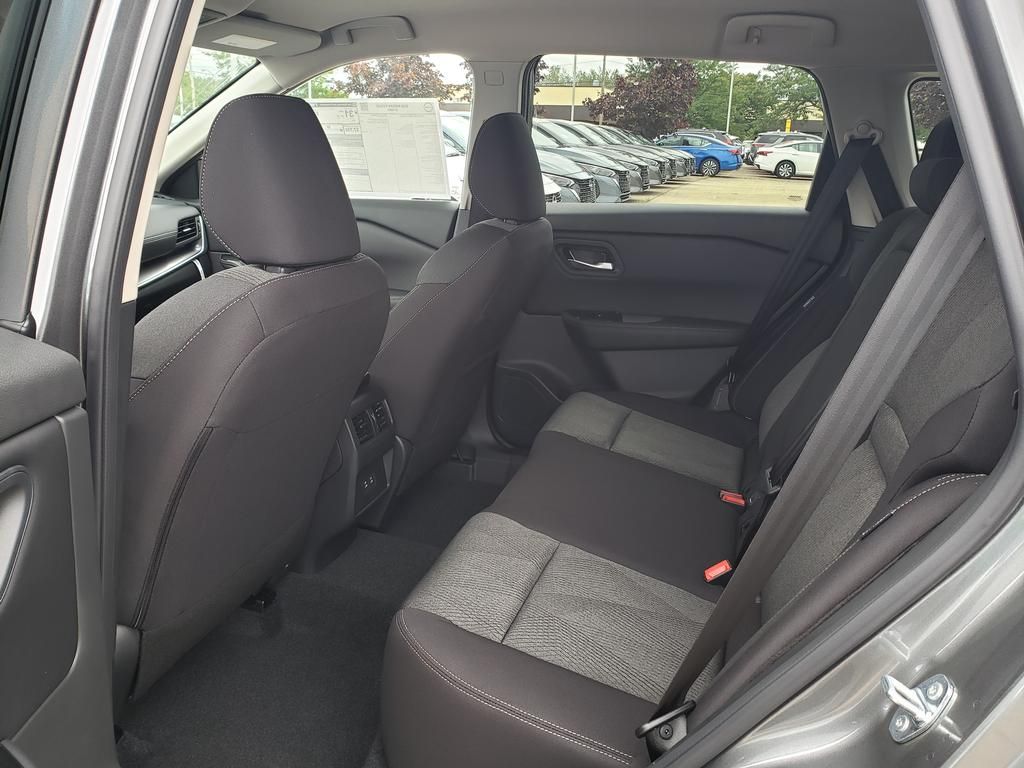 2026 Nissan Rogue SV photo 6