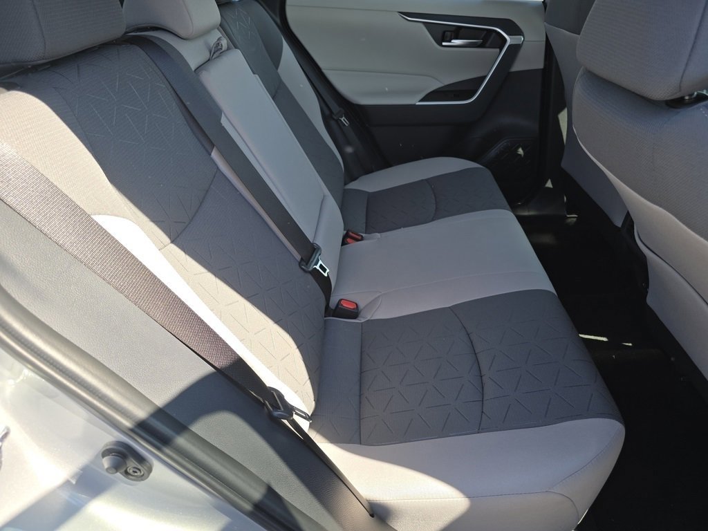 2025 Toyota RAV4 XLE photo 23
