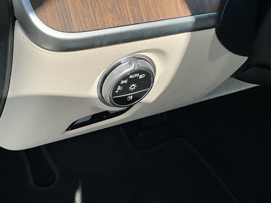 2025 Mercedes Benz C 300 4MATIC photo 10
