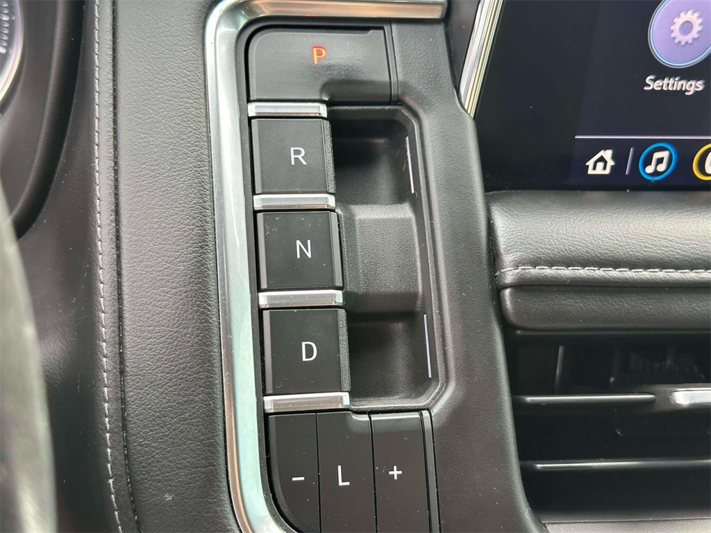 2021 Chevrolet Suburban Z71 photo 25