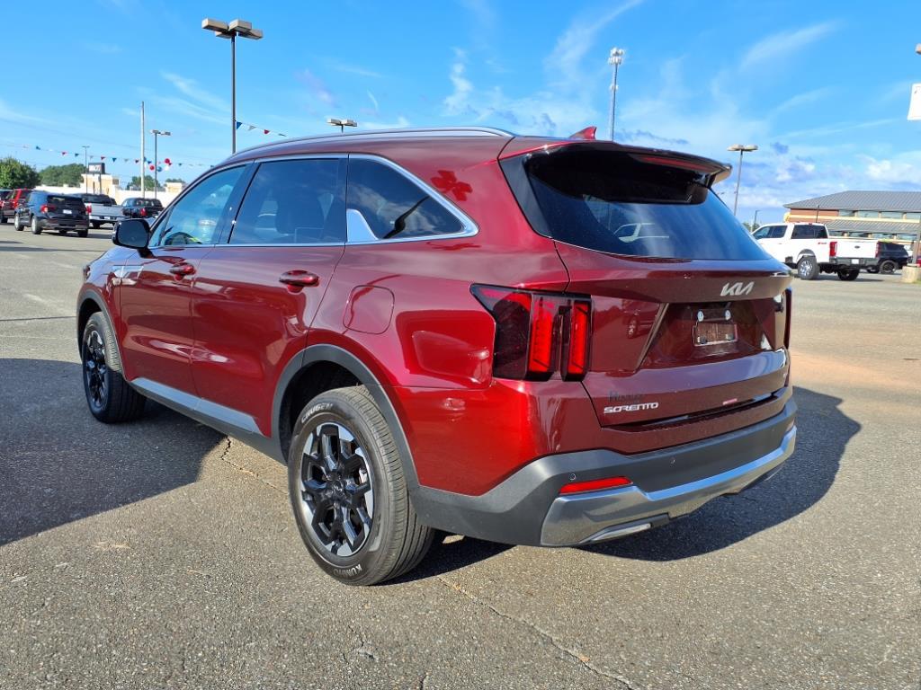 2025 Kia Sorento S photo 4