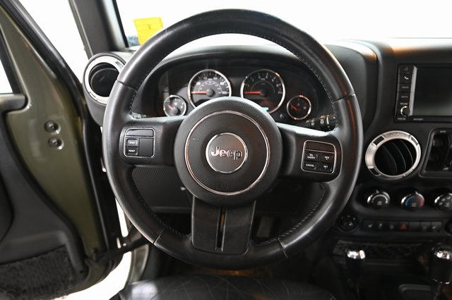 2015 Jeep Wrangler Unlimited Rubicon photo 3