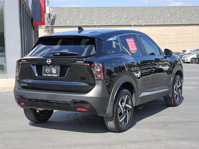 2025 Nissan Kicks SV photo 3