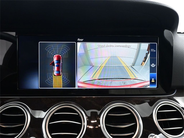 2018 Mercedes Benz E 300 photo 3