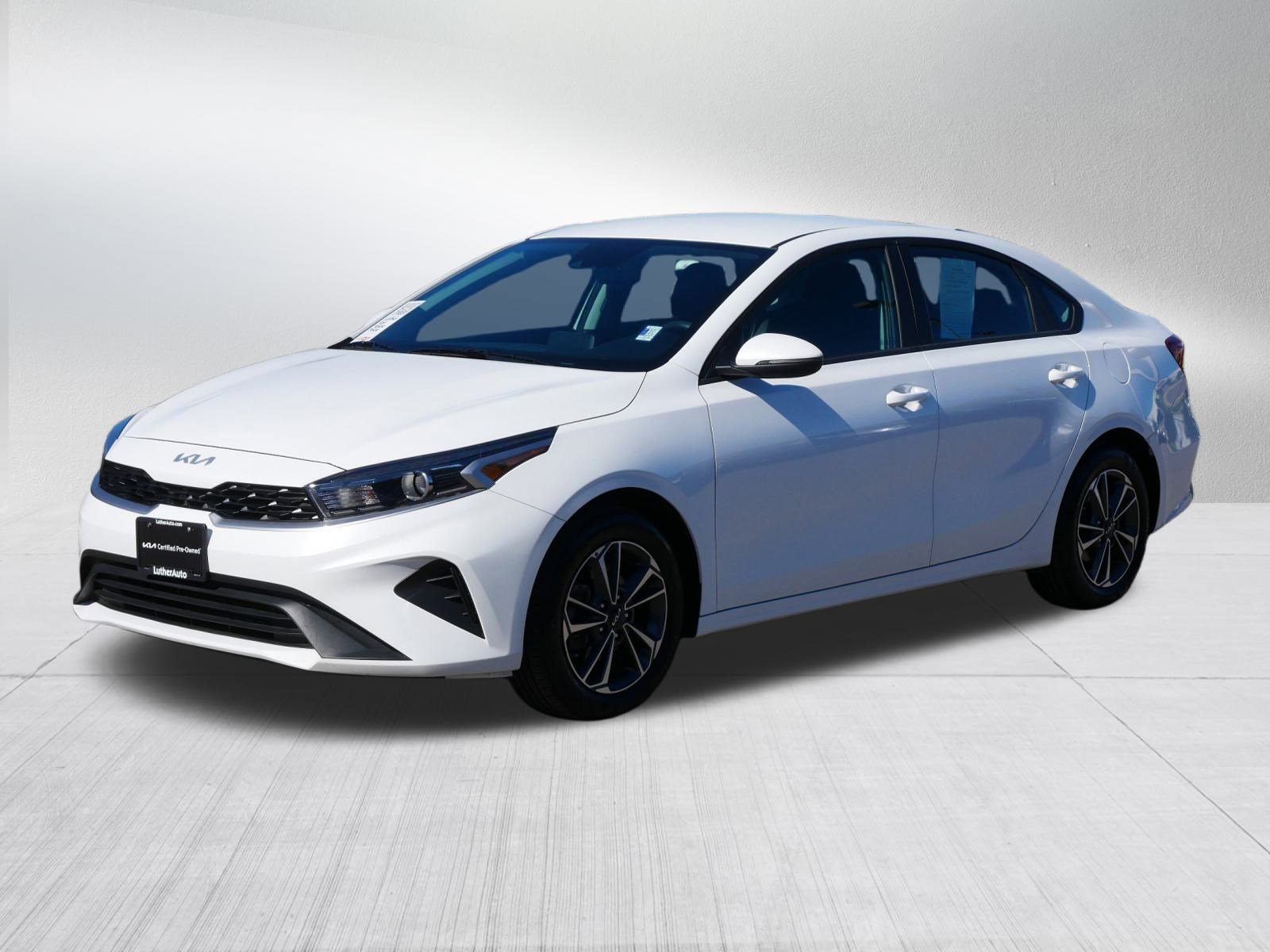2024 Kia Forte LXS photo 3