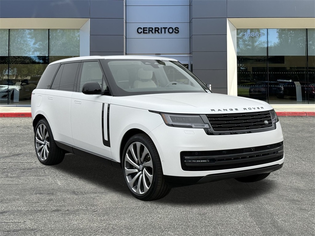 2025 Land Rover Range Rover SE photo 3