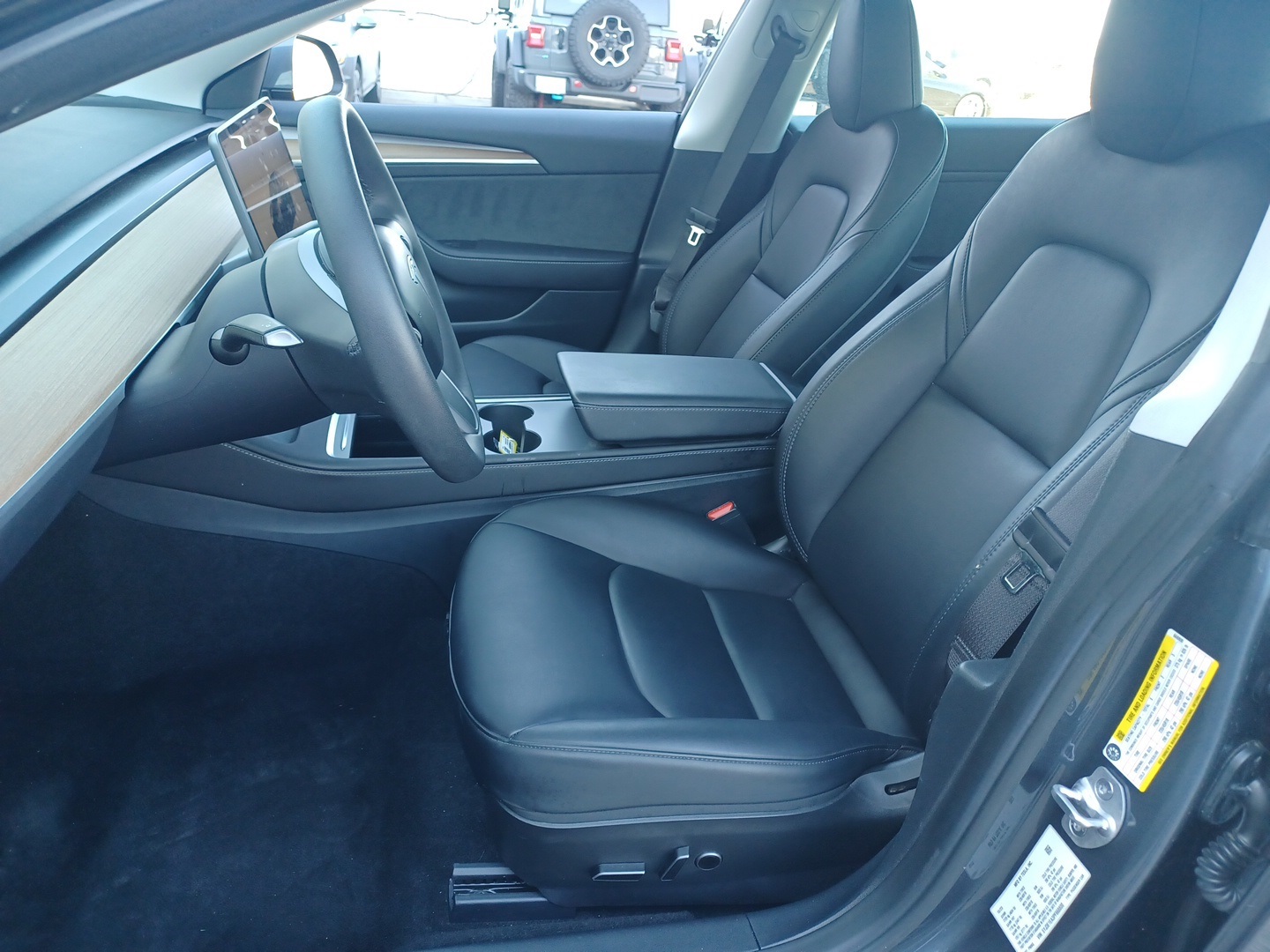 2023 Tesla Model 3 photo 6