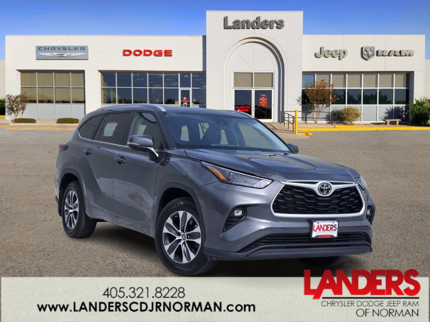 2024 Toyota Highlander XLE's photo