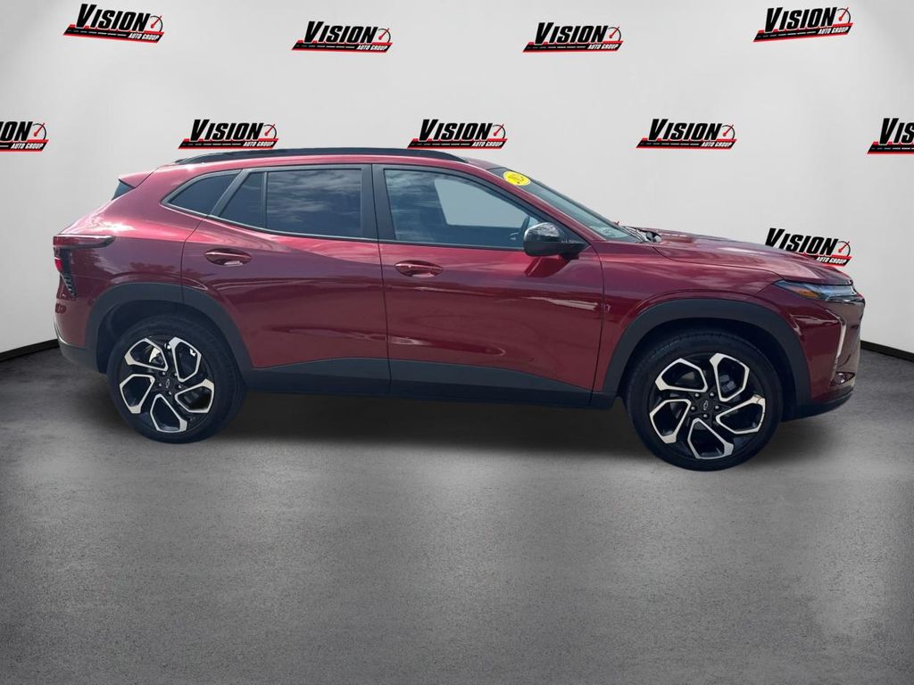 2024 Chevrolet Trax photo 4