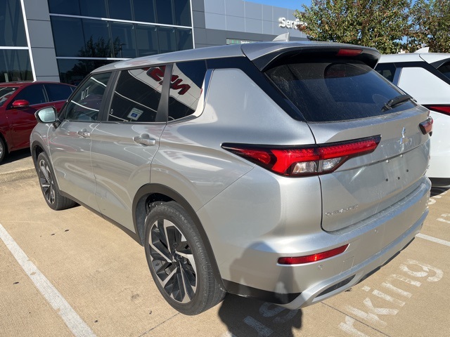 2024 Mitsubishi Outlander SE photo 4