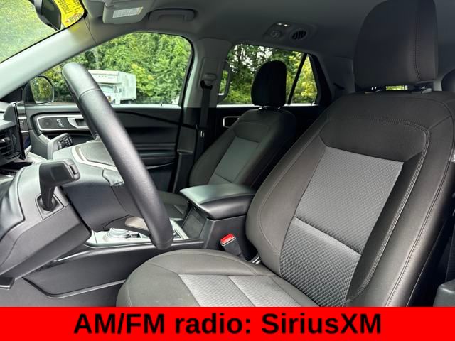 2024 Ford Explorer XLT photo 2