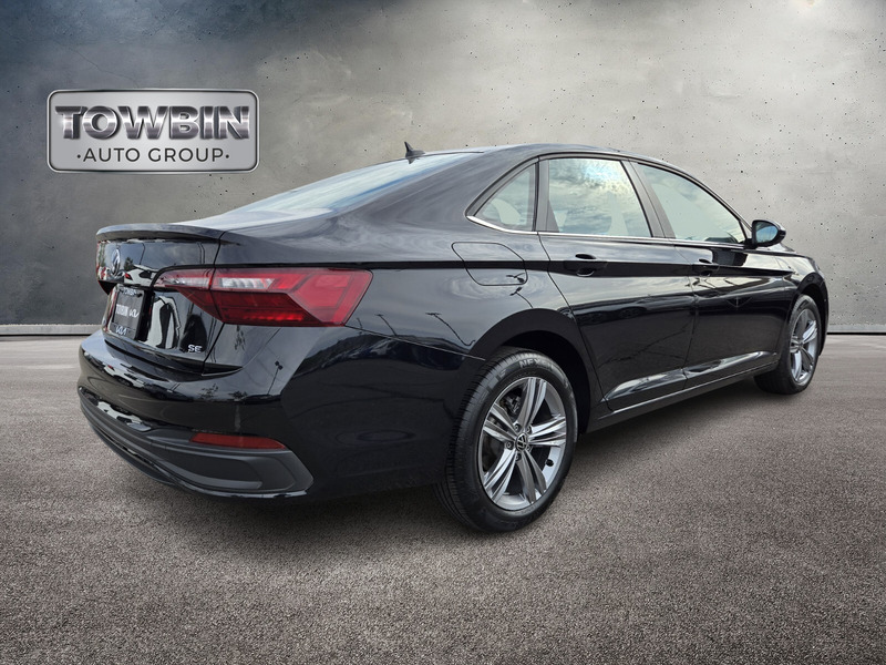 2024 Volkswagen Jetta SE photo 2