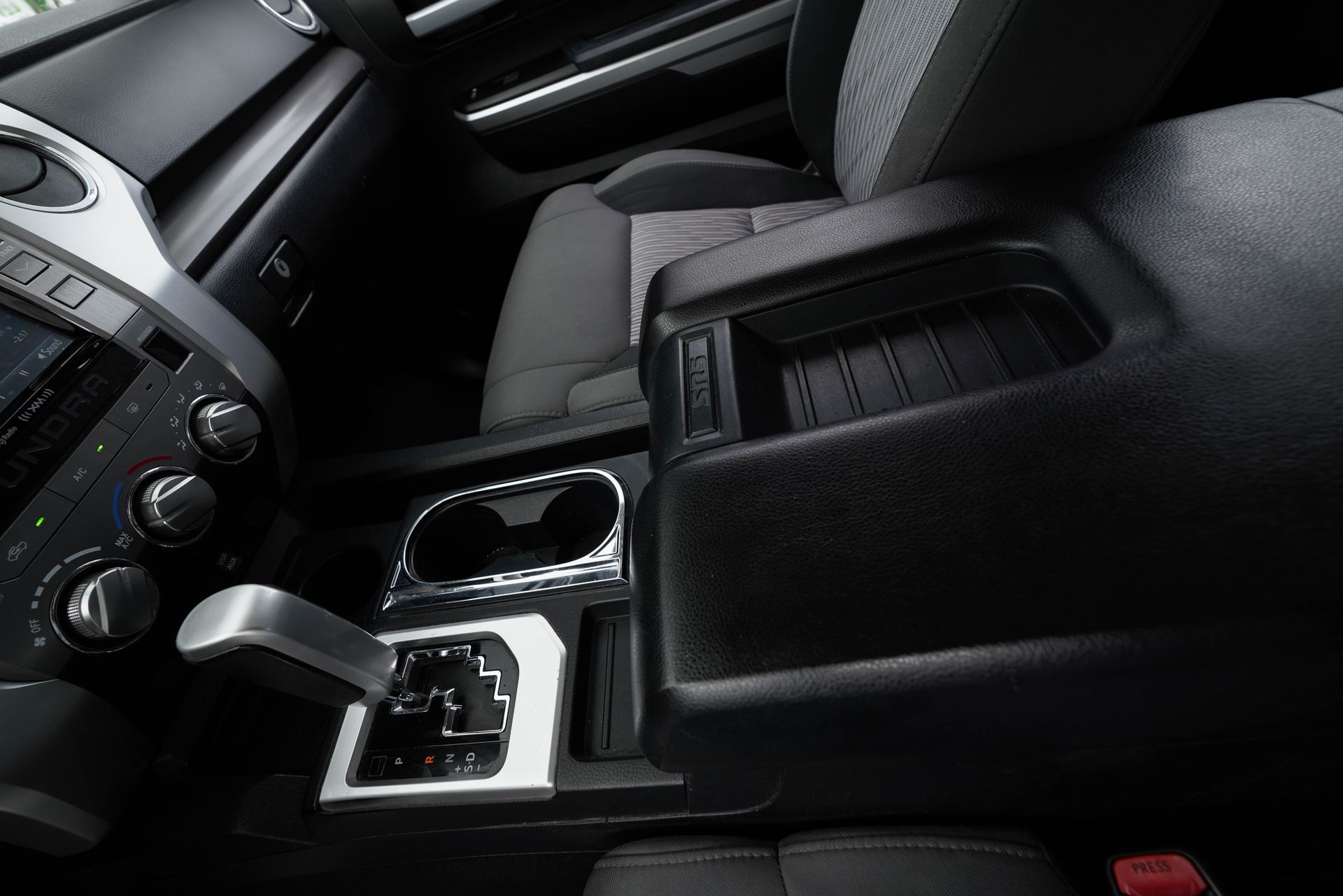 2016 Toyota Tundra SR5 photo 23