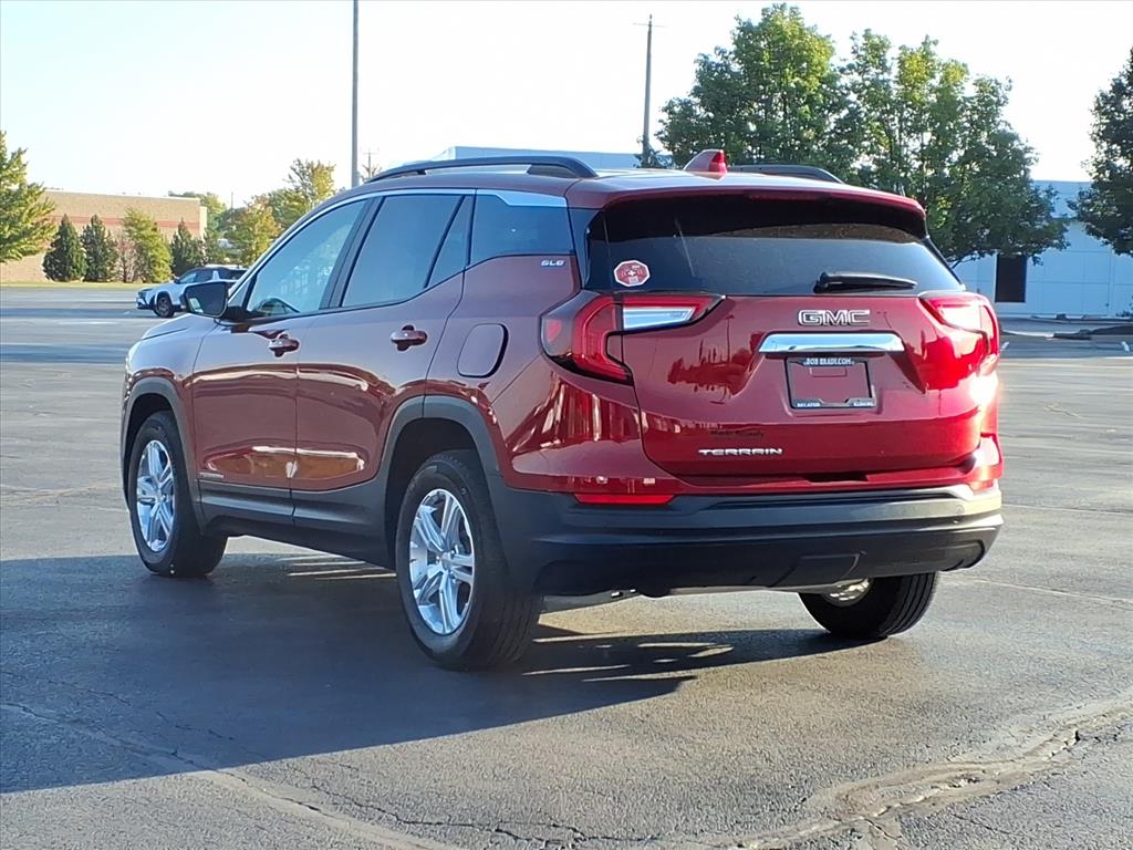 2024 Gmc Terrain SLE photo 4