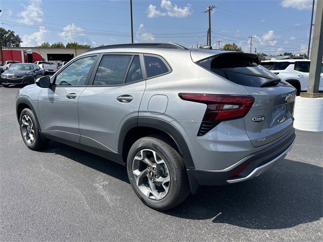 2026 Chevrolet Trax LT photo 6