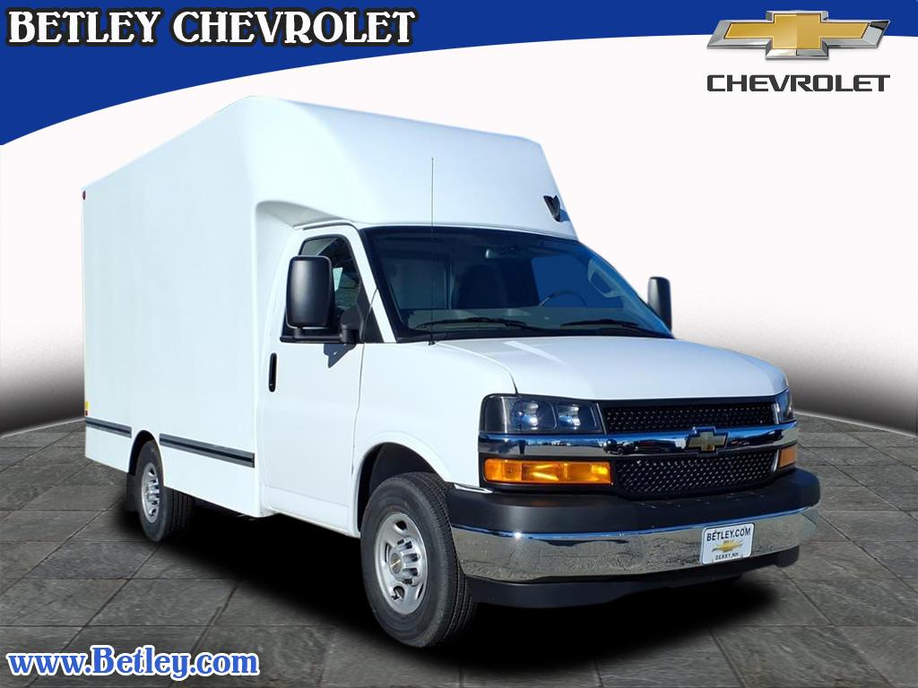 2025 Chevrolet Express Cutaway Base's photo