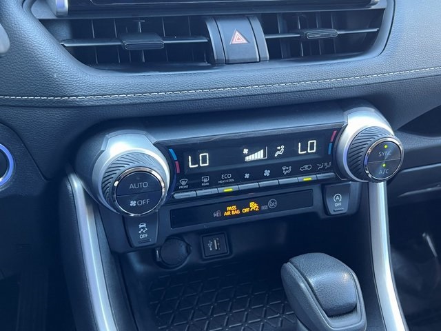 2023 Toyota RAV4 XLE photo 21