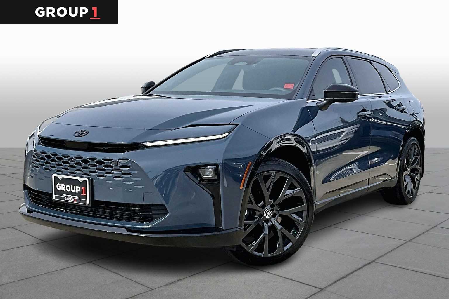 2025 Toyota Crown Signia Limited's photo