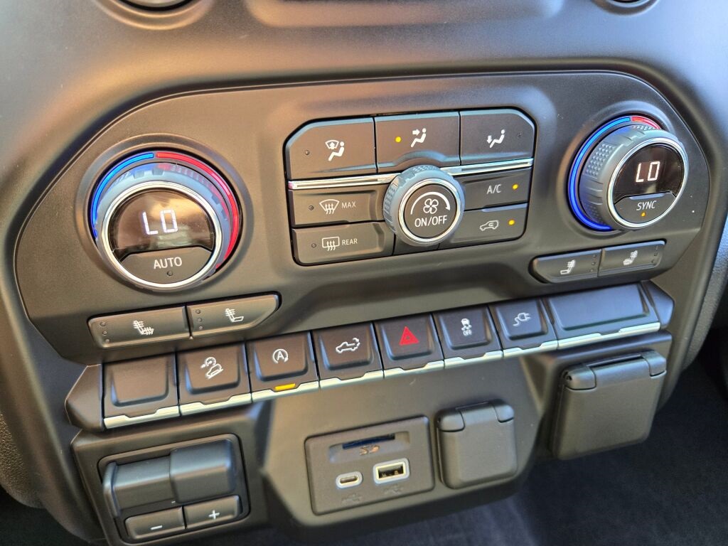 2022 Chevrolet Silverado 1500 LT photo 23