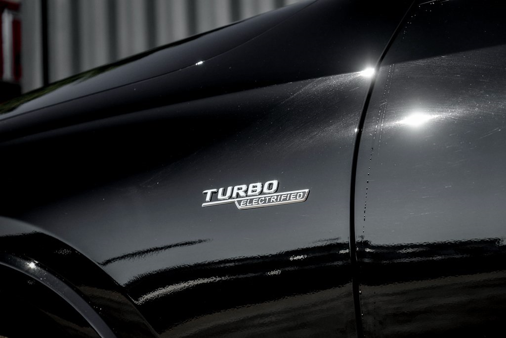 2026 Mercedes Benz GLC 43 AMG 4MATIC photo 3