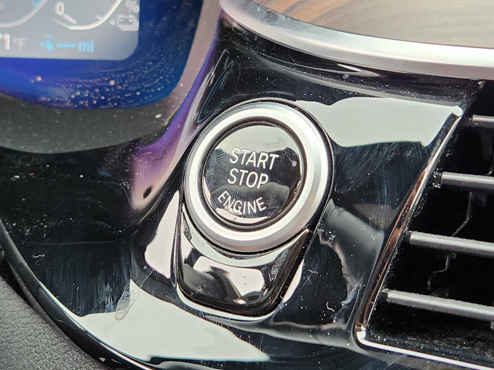 Certified Used 2023 Alpine White BMW 530e xDrive image 18