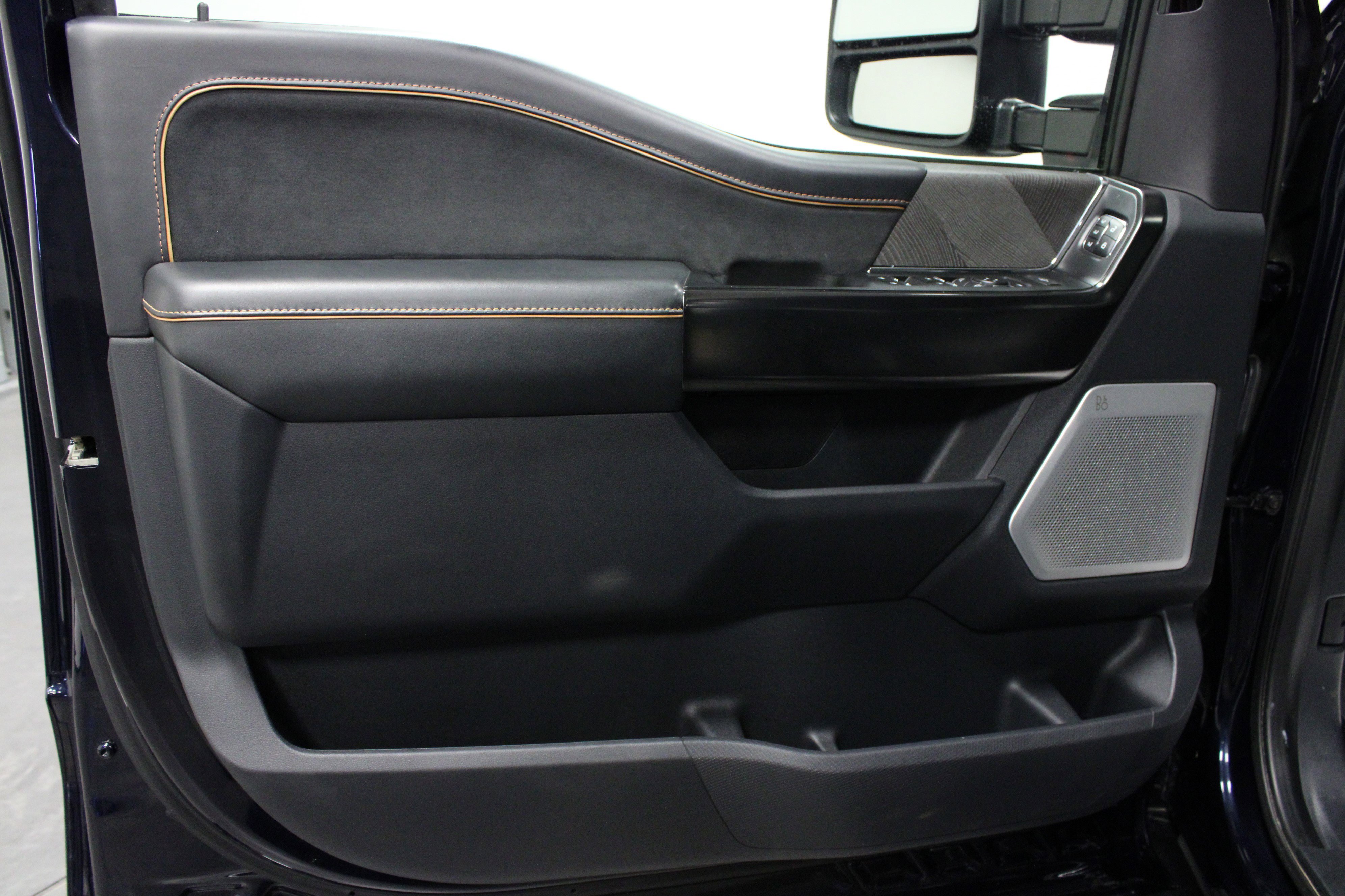 2022 Ford F-150 Platinum photo 10
