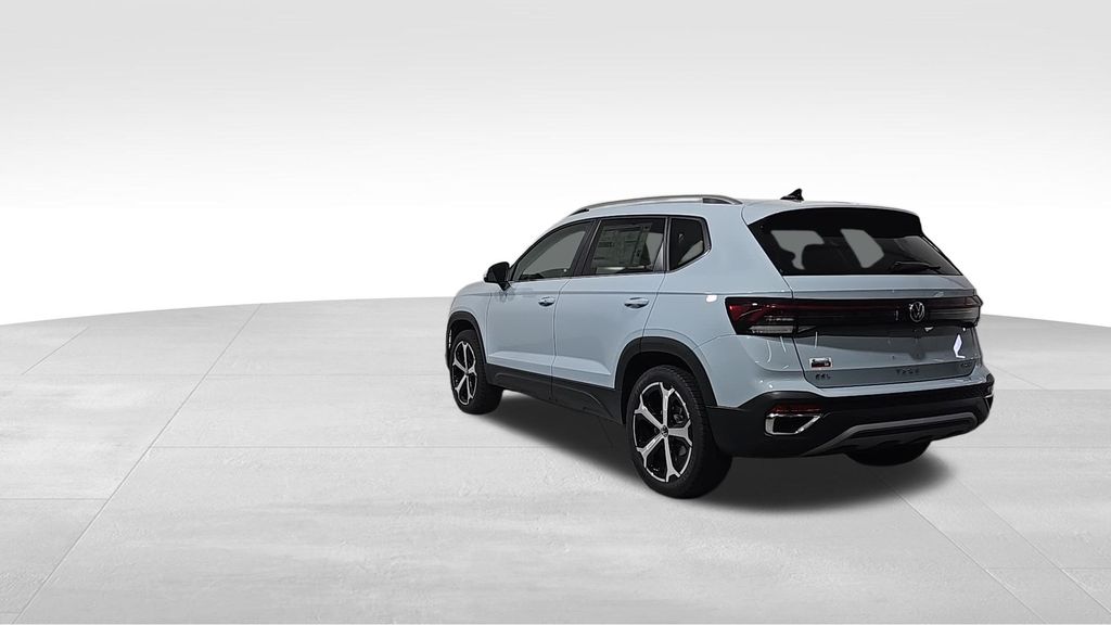 2025 Volkswagen Taos SEL photo 3